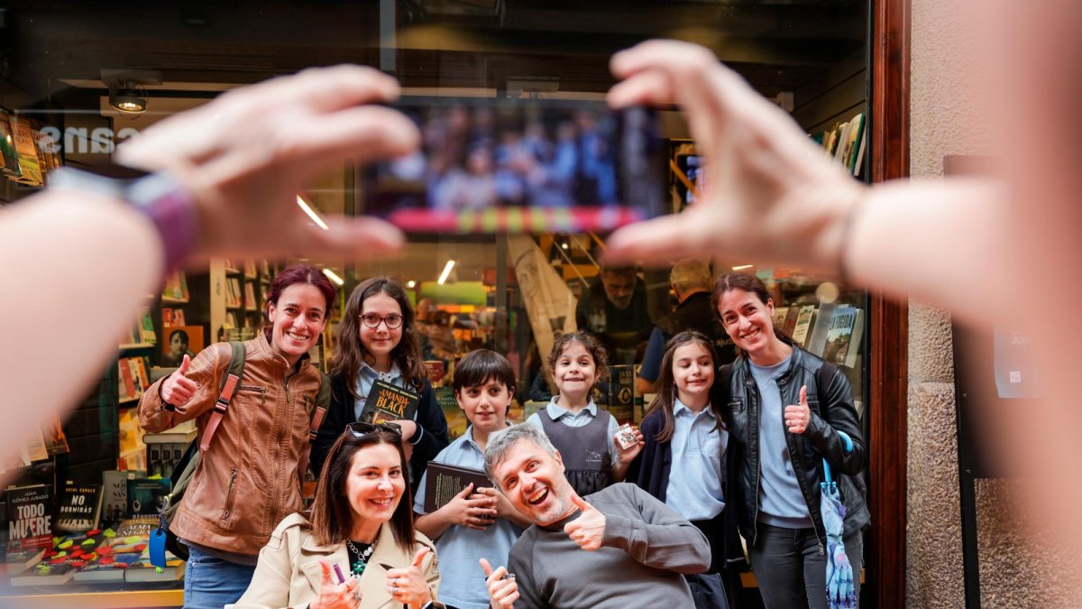 L’escriptor ha signat llibres a la Galatea de Reus.
