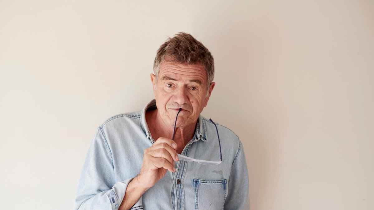 El escritor, guionista y ensayista Guillermo Saccomanno.