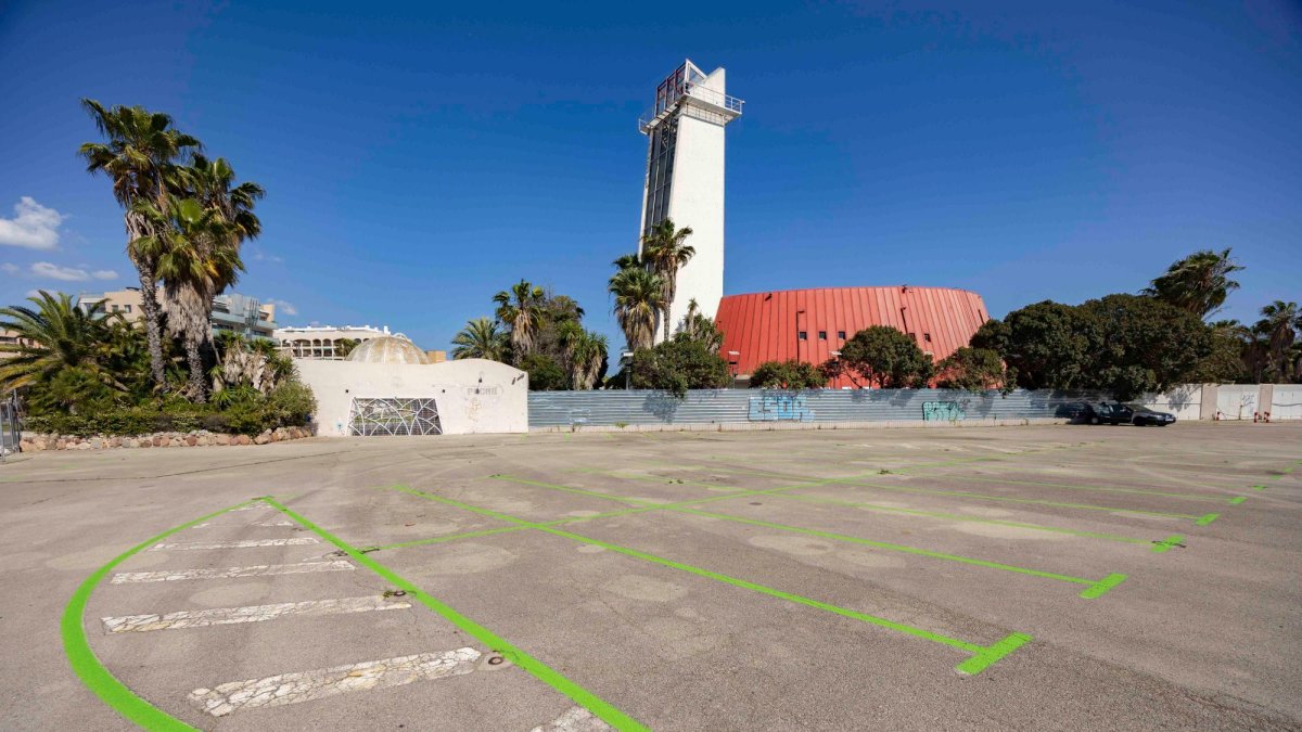 La semana pasada se empezaron a pintar las plazas e instalar las señales informativas.