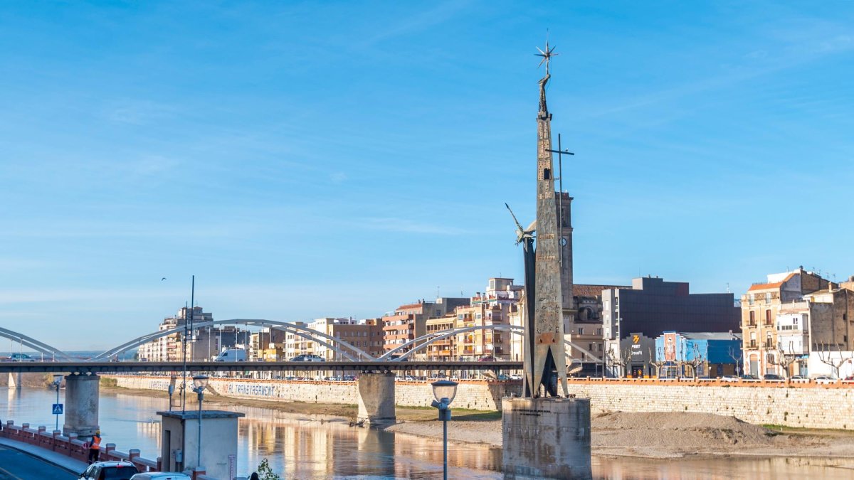 El monument franquista de la batalla de l‘Ebre, a Tortosa, en una imatge d’arxiu.