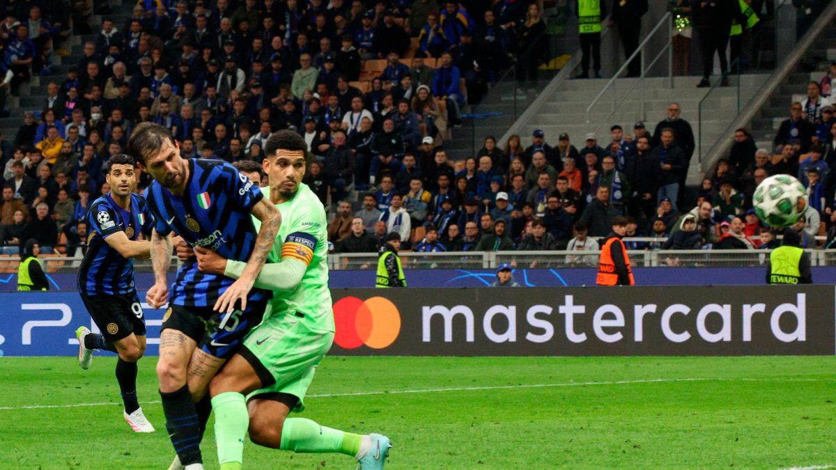 La jugada del gol del empate de Acerbia solo dos minutosdel final que mató al FC Barcelona.