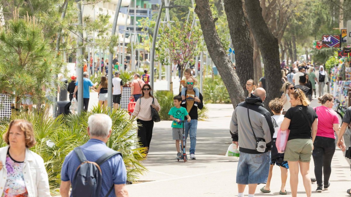La tarjeta arrancará acreditando la relación de los vecinos con el municipio.