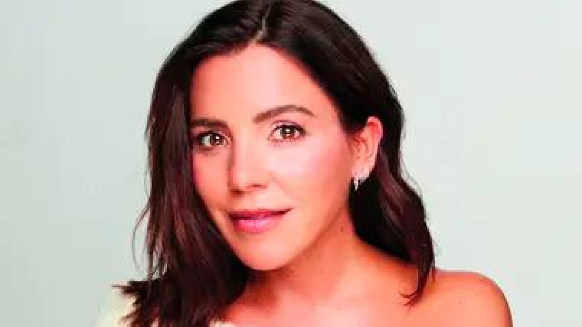 Imagen promocional de la periodista e influencer Paula Ordovás.