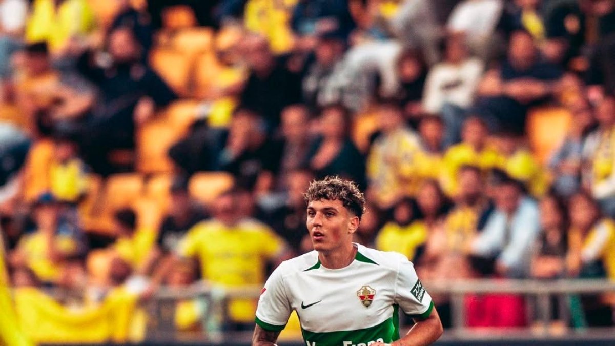 Gerard Hernández en un partido con el Elche.