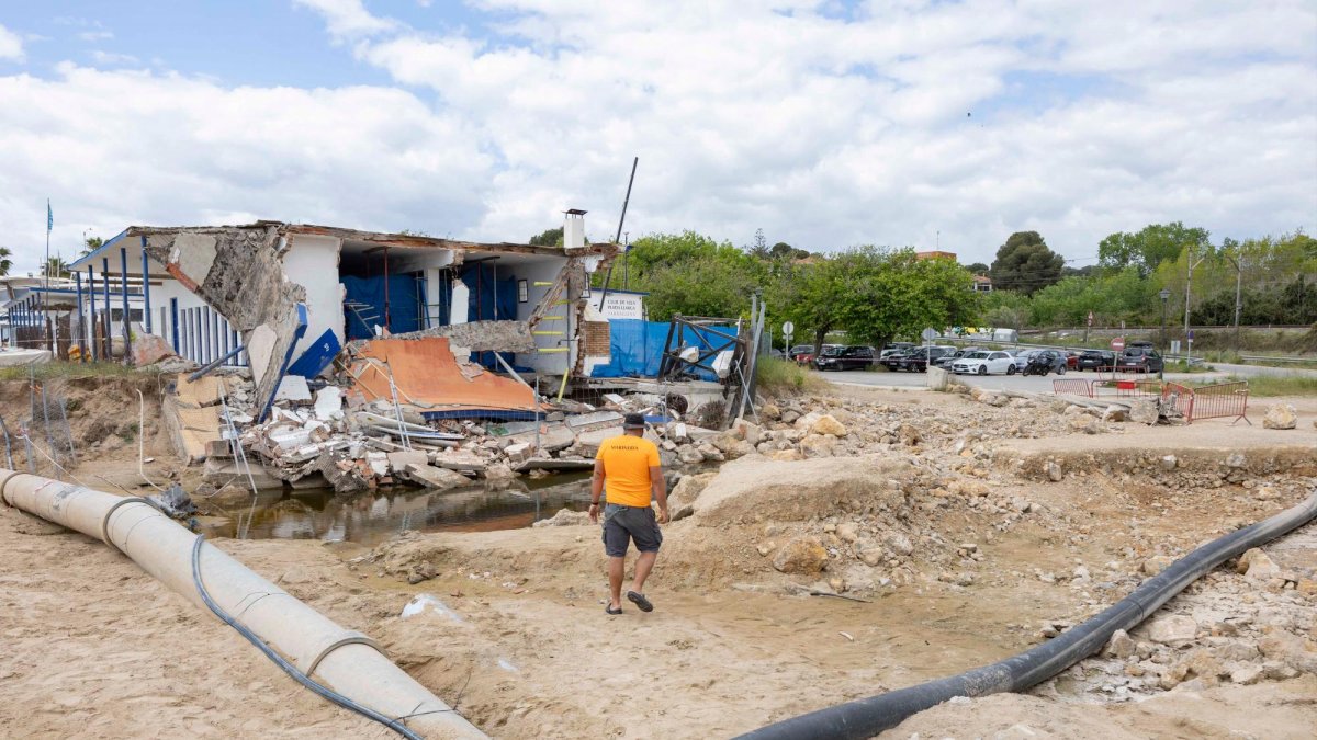 Así sigue uno de los principales accesos a la Platja Llarga de Tarragona.