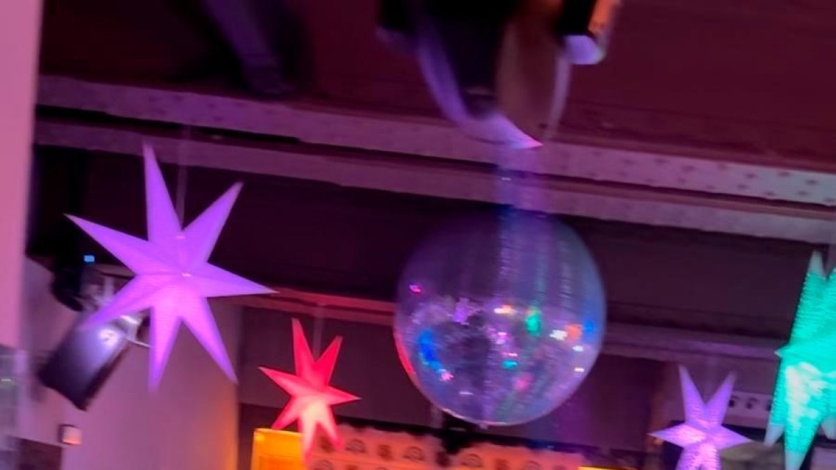 Sesión de tardeo, con la temática ‘indie’, el pasado sábado en el Totem Café.