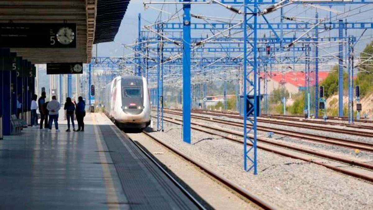 Renfe incorpora dos nuevas paradas en la estación del Camp de Tarragona en los trenes AVE y Avlo