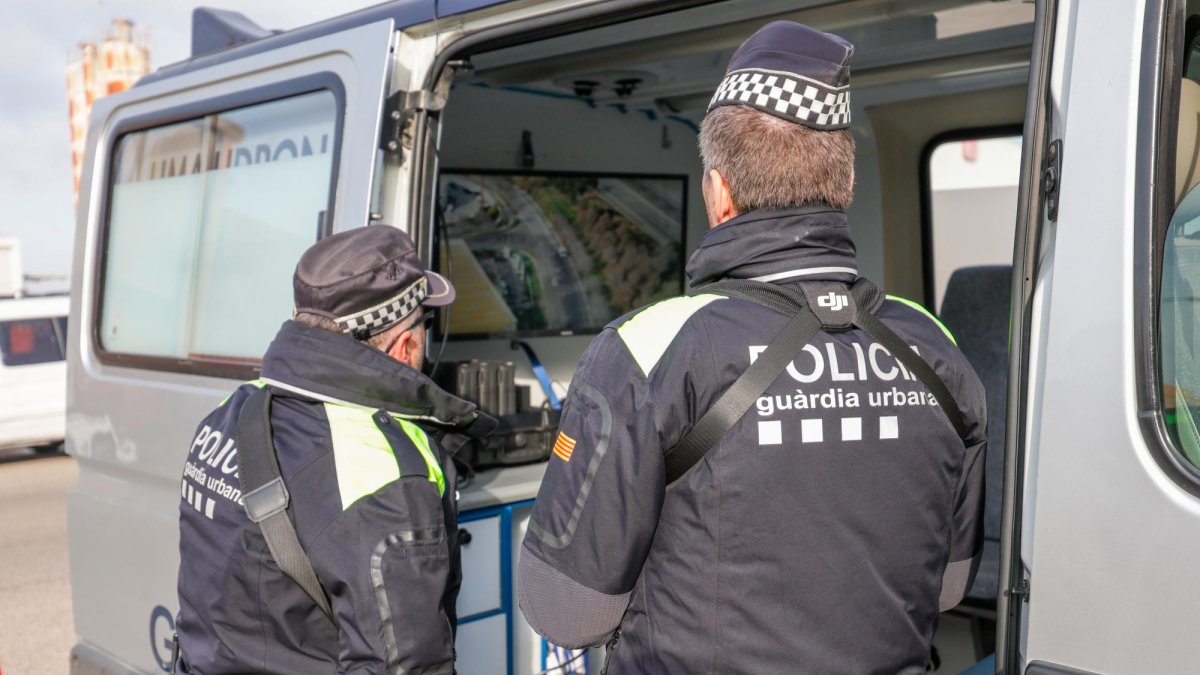 Imagen de archivo de dos agentes de la Guàrdia Urbana de Tarragona