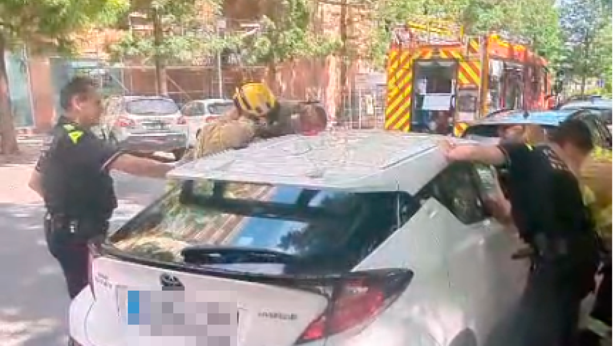 El coche estaba estacionado en la calle Cardenal Vidal i Barraquer de Tarragona.