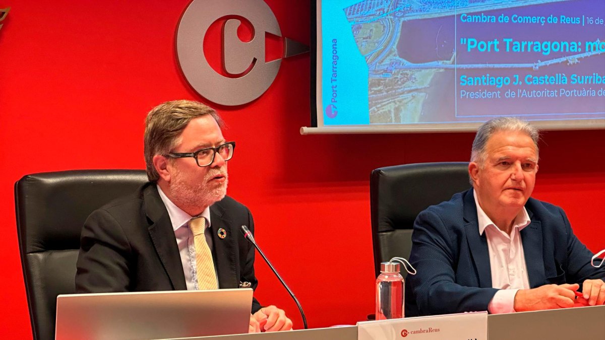 El president de l’Autoritat Portuària de Tarragona, Santiago J. Castellà, juntament amb el president de la Cambra del Comerç de Reus, Mario Basora.
