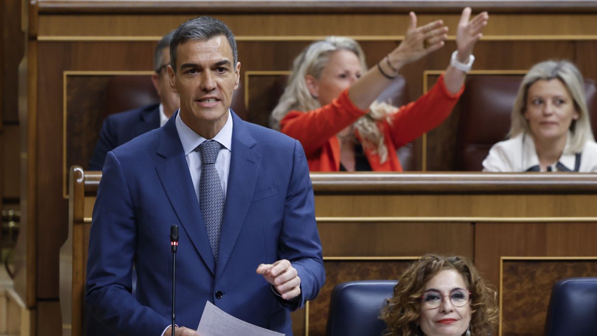 El presidente del Gobierno, Pedro Sánchez, interviene en la sesión de control al Ejecutivo que se celebra este miércoles en el Congreso.