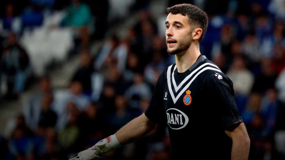 Joan García es el nuevo portero del FC Barcelona.​