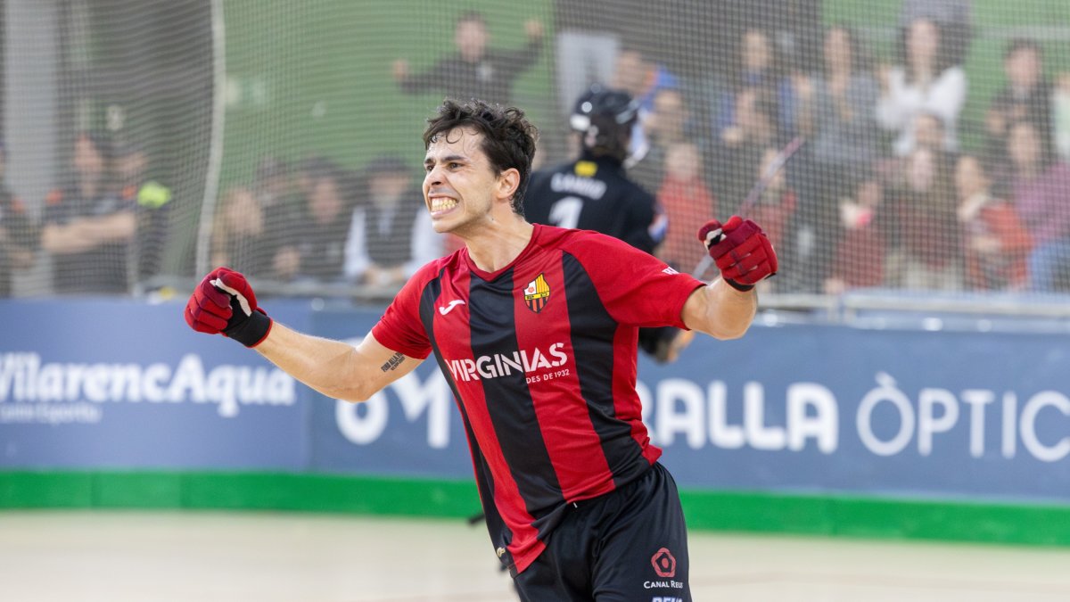 Martí Casas celebra uno de los goles que ha anotado esta temporada.