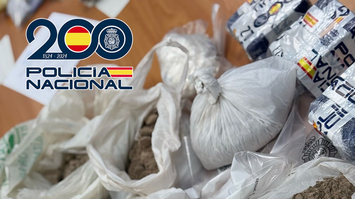 Los agentes intervinieron 8 kilos de heroína de gran pureza, más de 170 kilos de marihuana en cogollos, 30 kilos de sustancias adulterantes