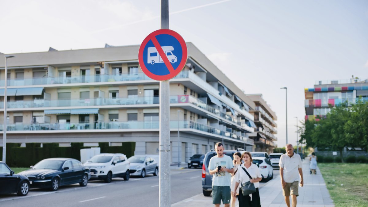 Además de acortar el largo de las plazas, se han instalado indicativos.