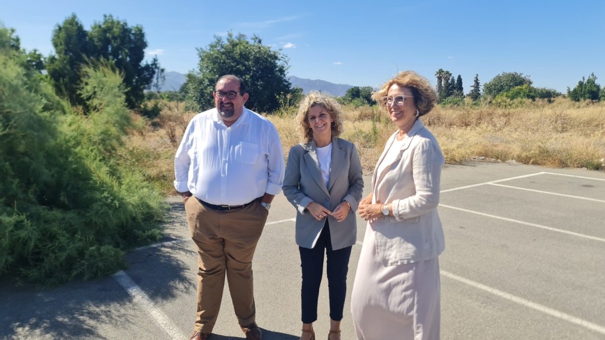 Els representants de Junts per Tortosa, durant la compareixença d'aquest dilluns.