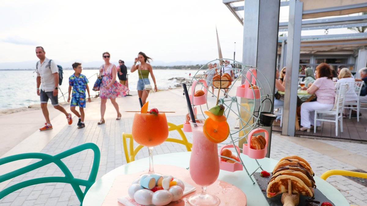 El Rinconcito de Manel se encuentra al final de la Platja de Llevant.