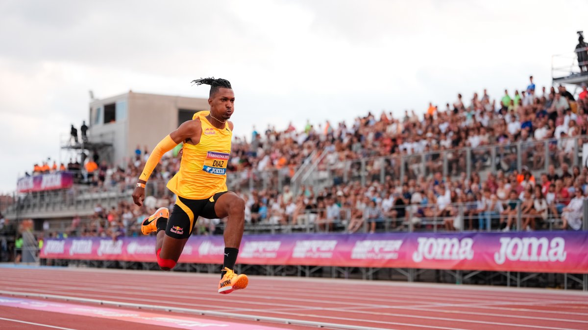 Jordan Díaz, campeón olímpico en París, regresó con un oro a la competición.