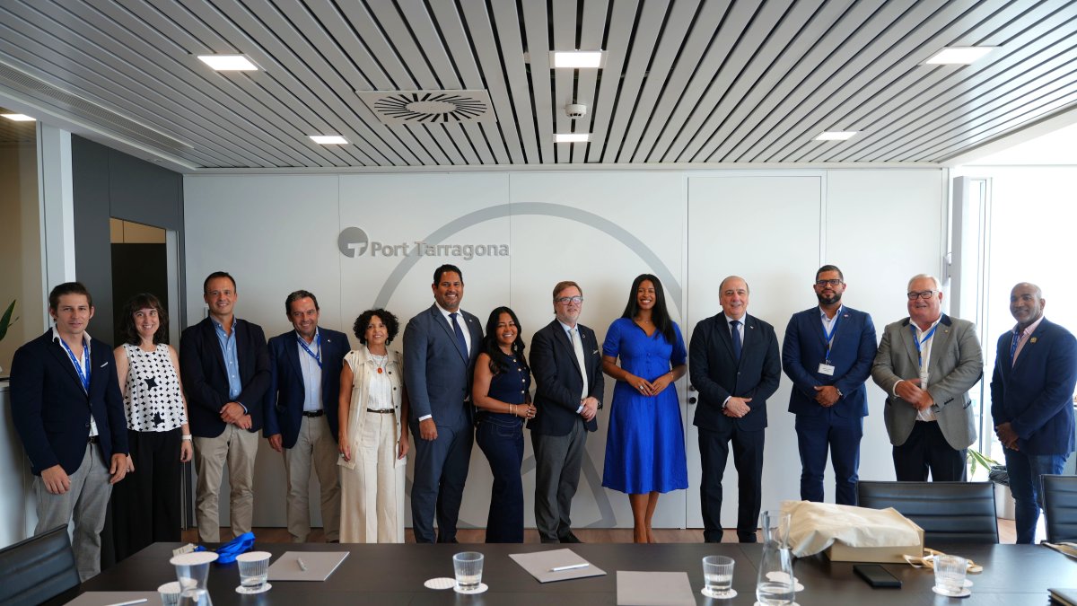 Reunión de trabajo entre el Port y la delegación de la República Dominicana.