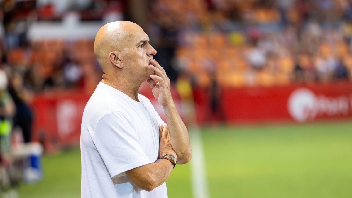 Luis César, en la banda del Nou Estadi