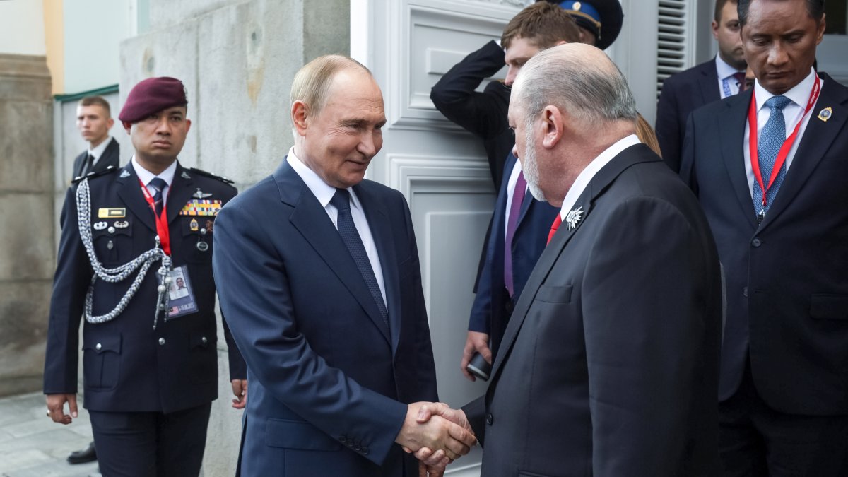 El presidente ruso, Vladimir Putin, junto al rey de Malasia, Sultan Abdullah, en una imagen reciente.