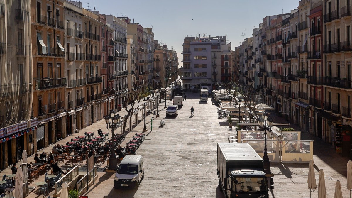 Vista de la plaça de la Font desde el balcón del Ayuntamiento