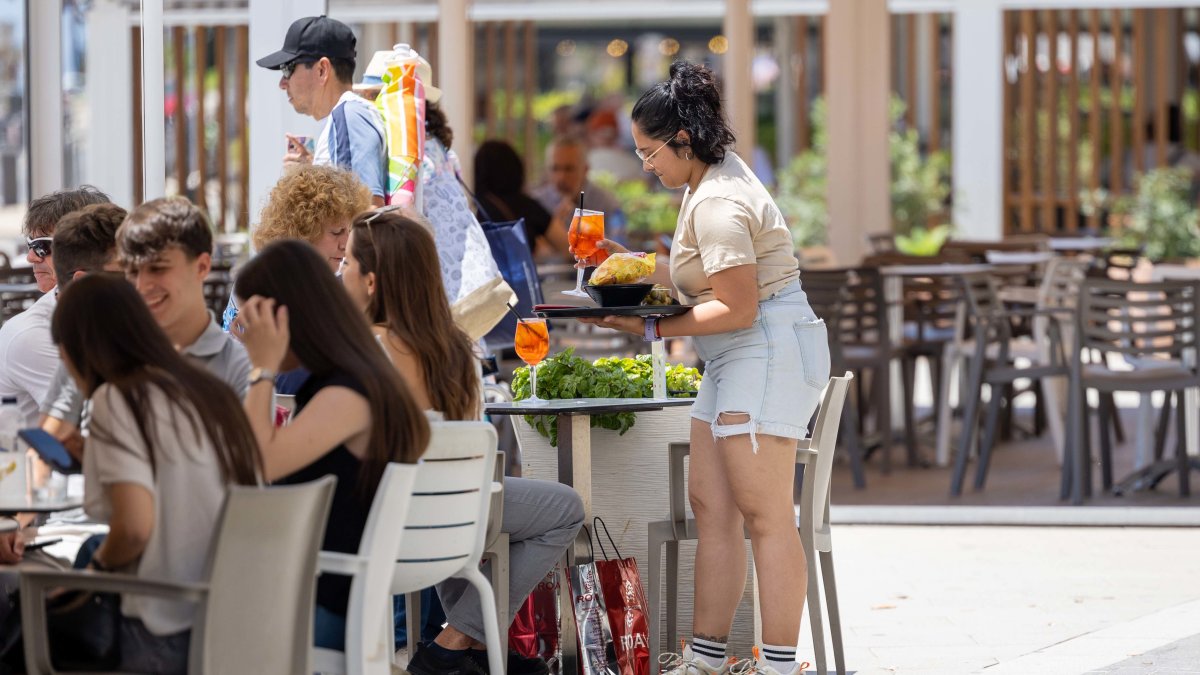 Trabajadores de un negocio de restauración de Cambrils.
