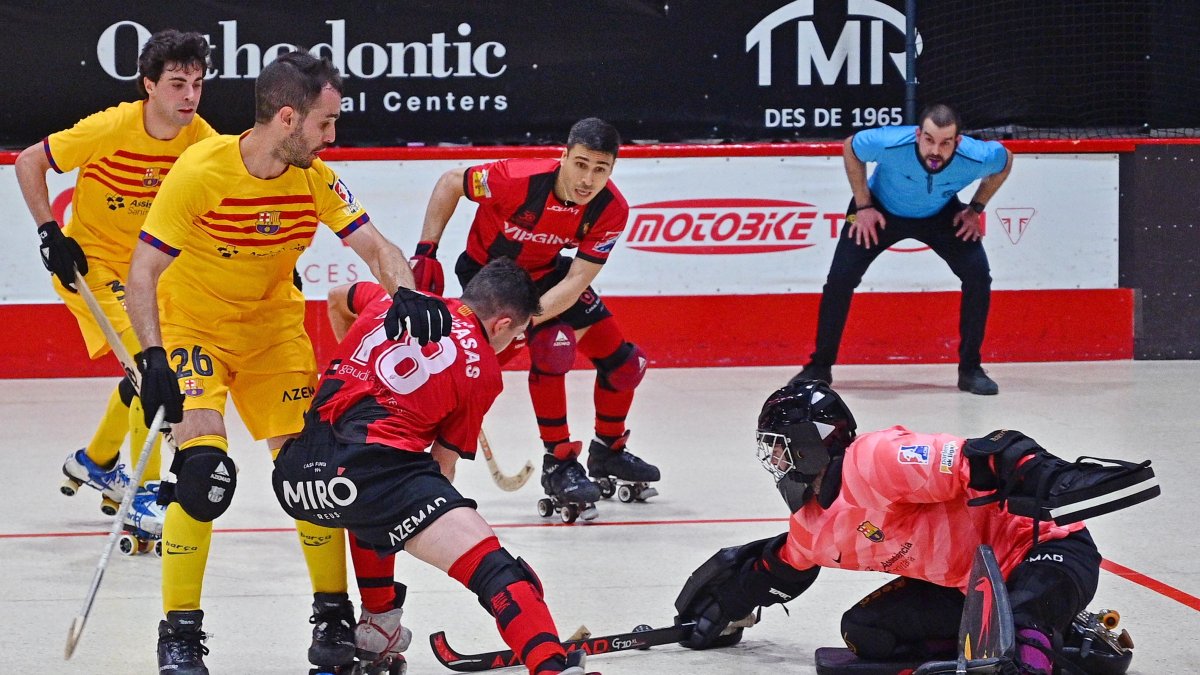 Martí Casas, tratando de rematar a portería ante el Barça, la pasada temporada.