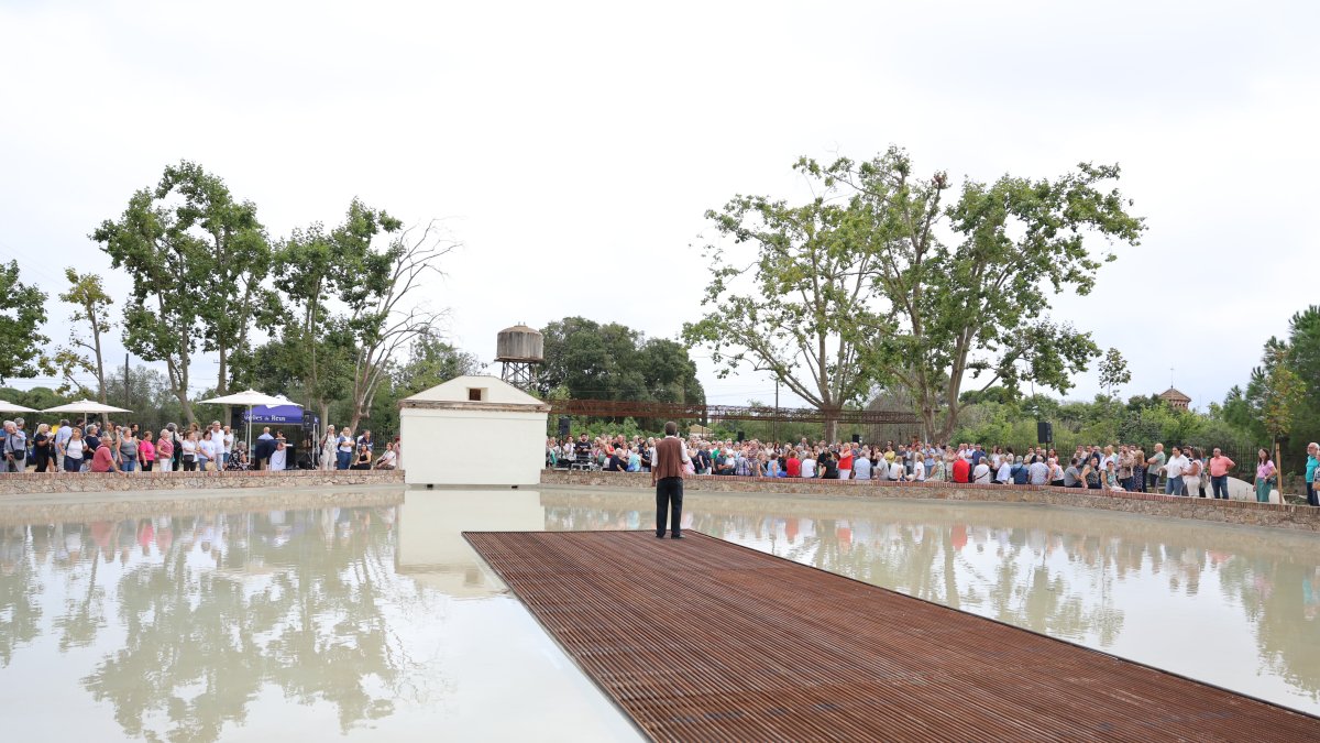 El moll que accedeix al centre la Bassa Nova.