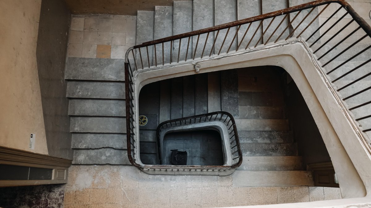 L’escala del Centre Catòlic serà un dels elements patrimonials que es preservaran en la transformació del nou Centre d’Arts Escèniques.