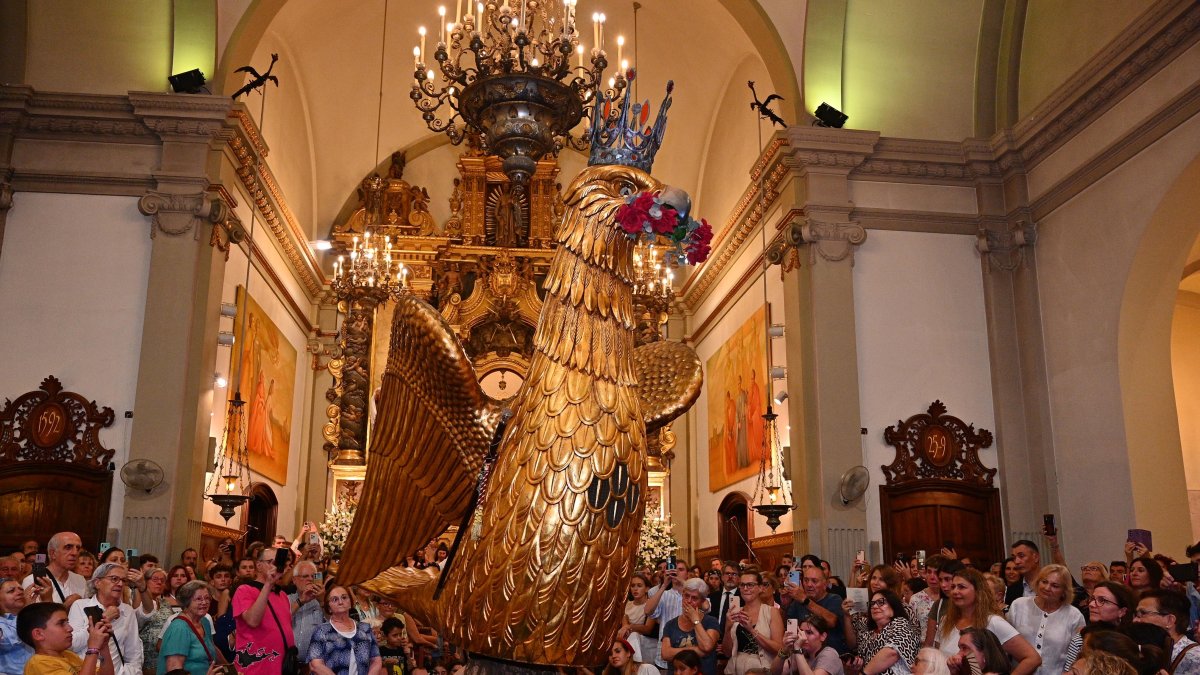 L’Àliga de Reus fent el Ball Solemne Curt.