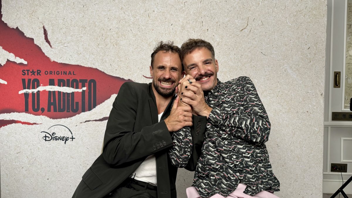 El actor Oriol Pla (izquierda) y el guionista y director de 'To, adicto', Javier Giner (derecha)