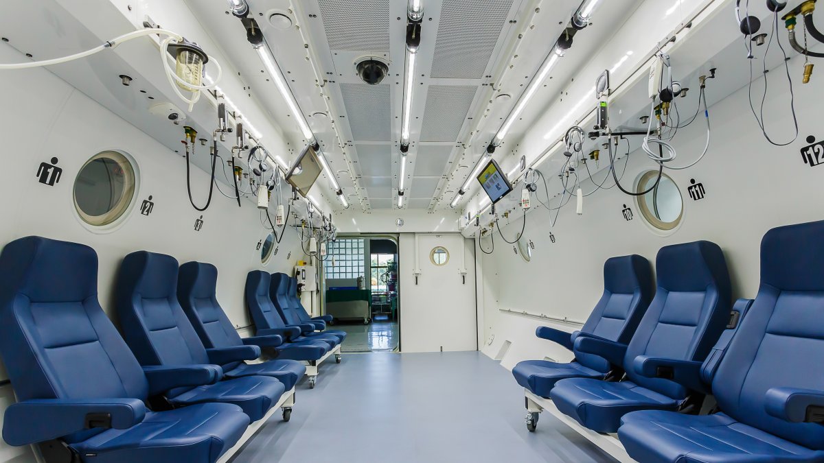 Imagen del interior de una cámara hiperbárica. Foto: 
