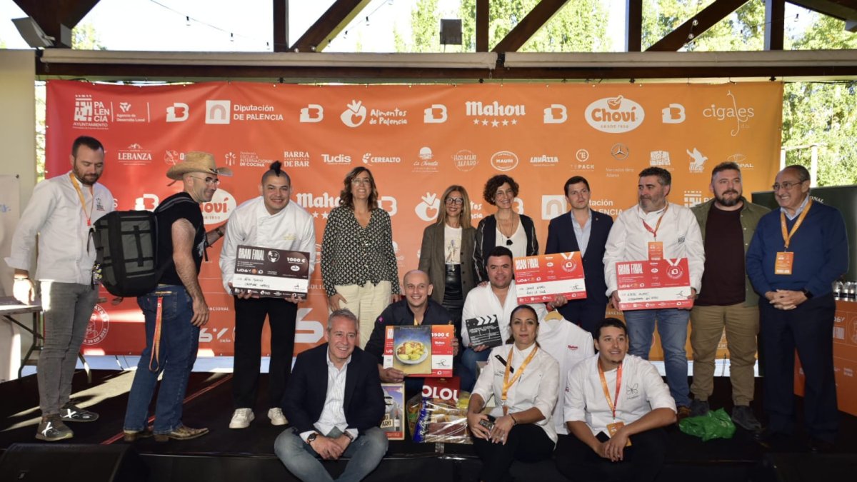 Imagen de los diferentes premiados en el certamen gastronómico de Palencia.