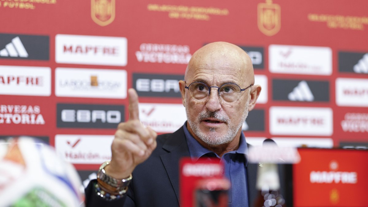 El seleccionador de España, Luis de la Fuente da a conocer la lista de convocados para los partidos ante Georgia y Bulgaria.