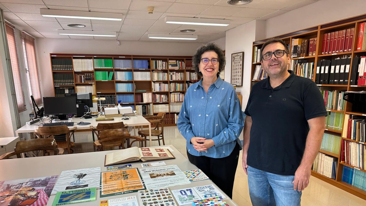 La directora del Arxiu, Nati Castejón y el presidente dll CIT, Salva Rodríguez.