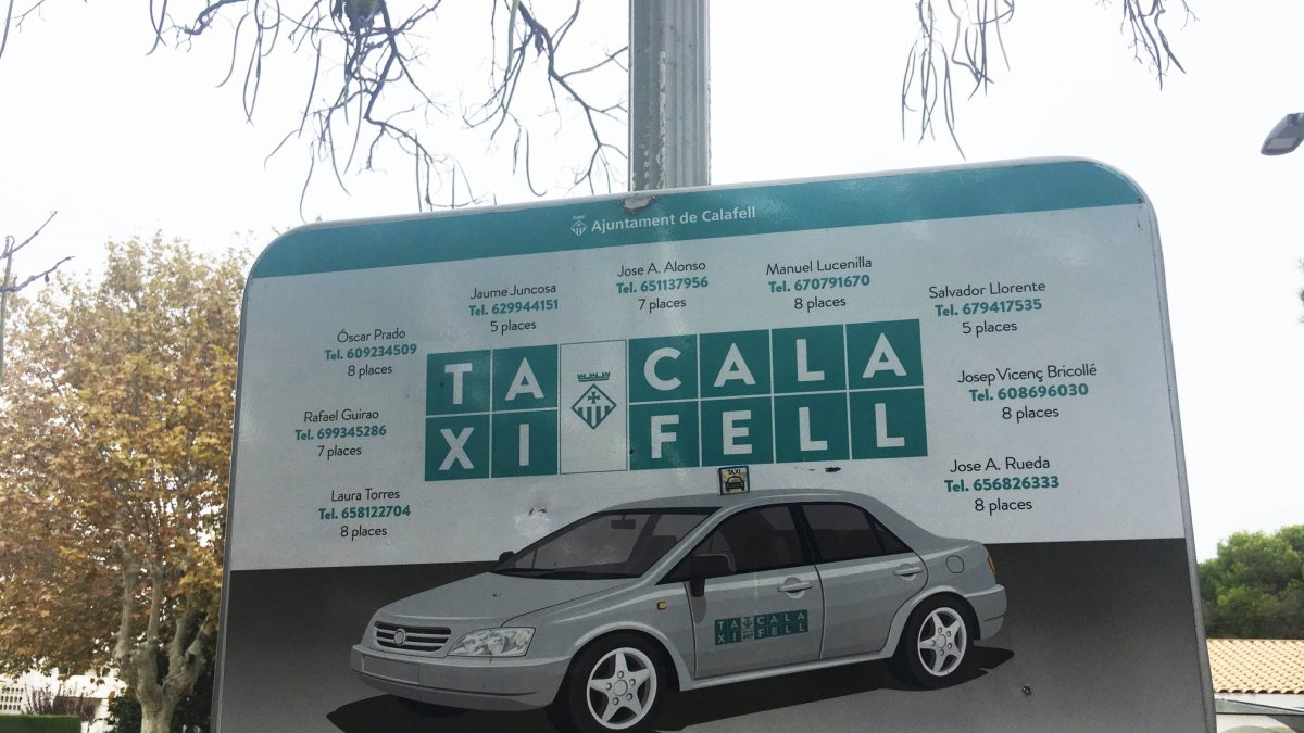 Una parada de taxi en Calafell.