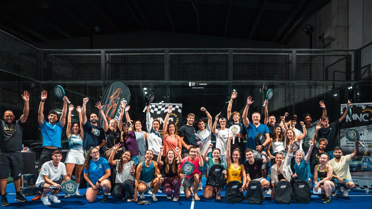 Foto de familia de las parejas ganadoras y finalistas.