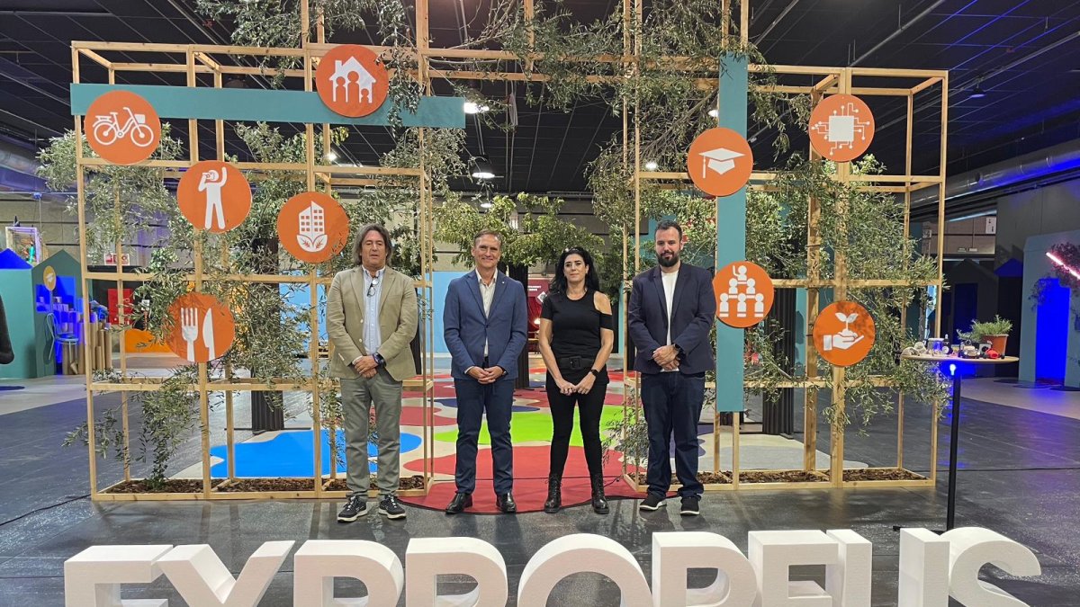 D'esquerra a dreta, Paco Lari; Josep Baiges; Núria Ferré; i Adrià Garcés.​