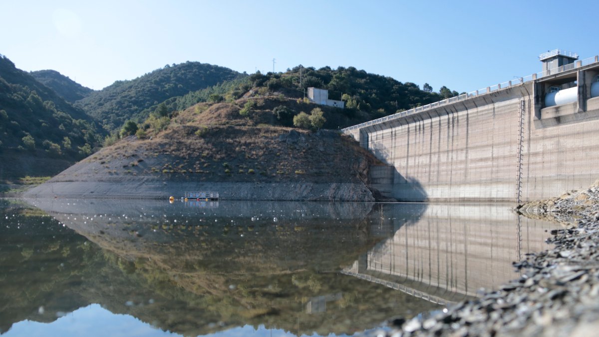 Presa del pantà de Siurana, que es troba per sota del 15% de la seva capacitat aquest mes de setembre