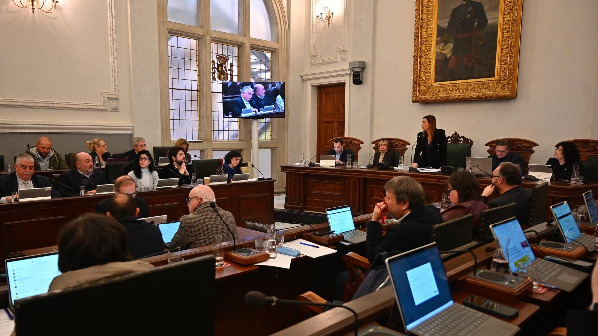 El ple d'octubre serà el 24.