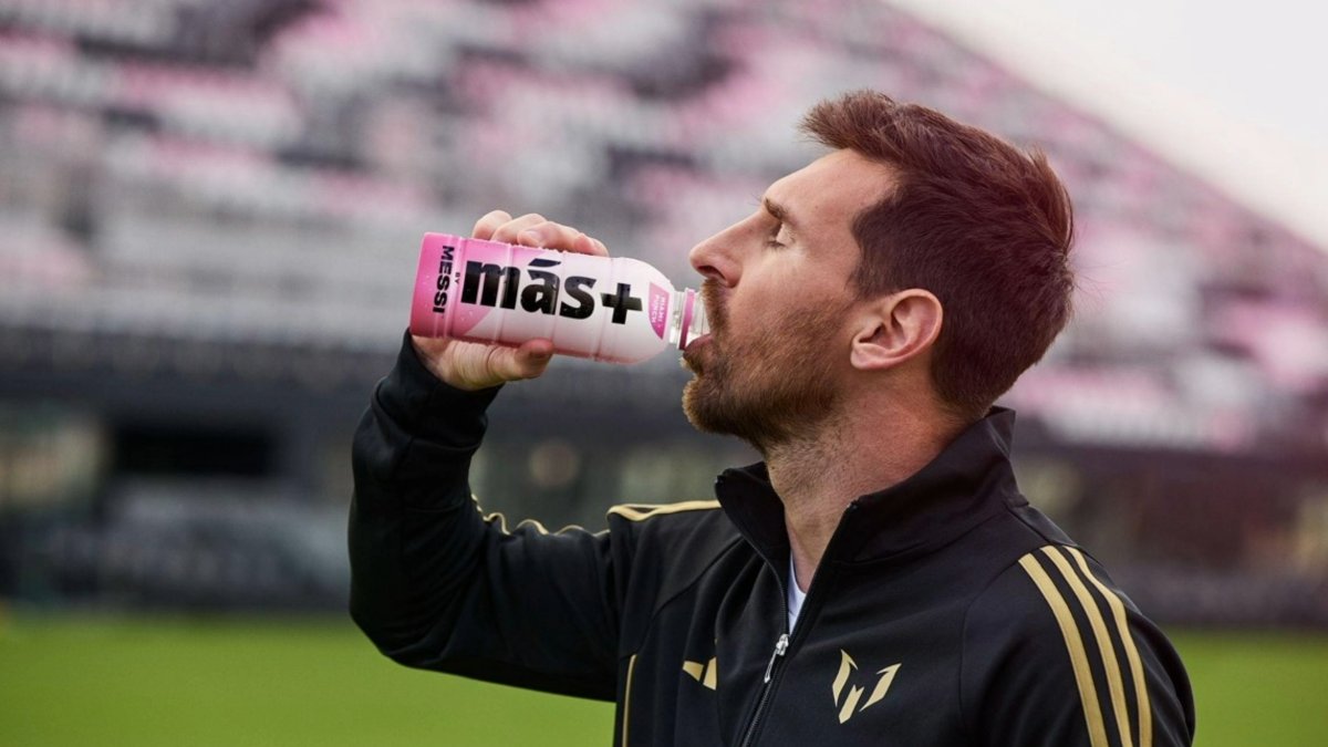 Leo Messi promociona su nueva bebida.