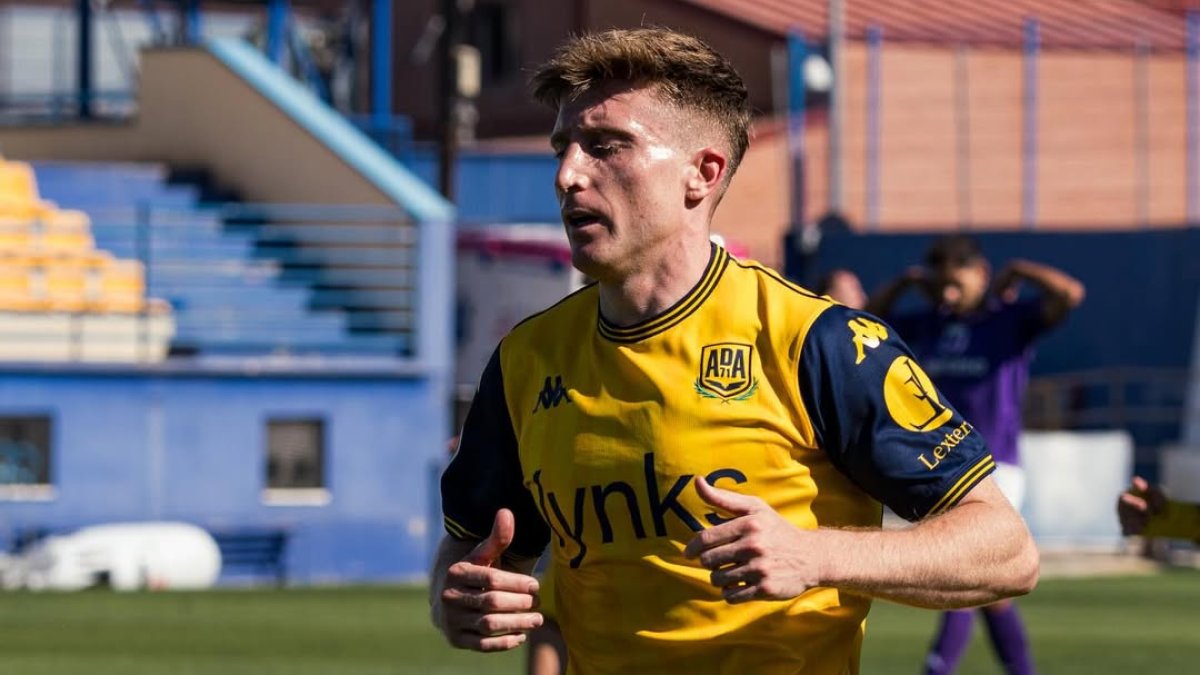 Pol Domingo está brillando en el Alcorcón.