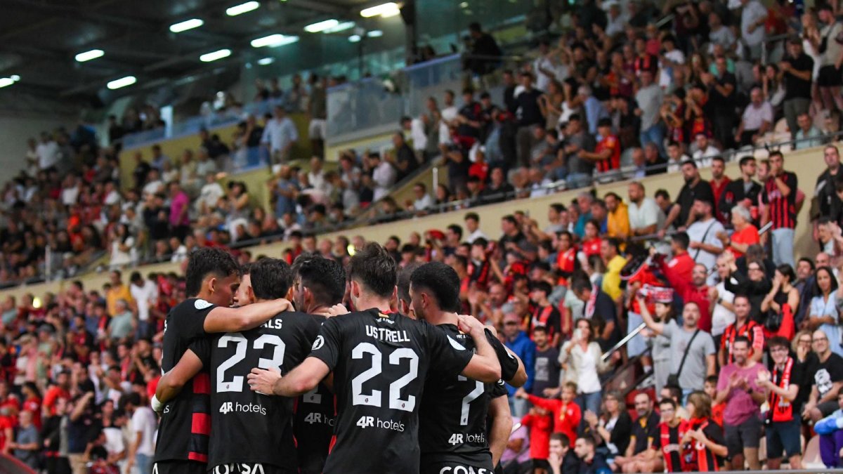 Los jugadores del Reus celebran uno de los goles marcados en el partido del domingo frente al Espanyol B.