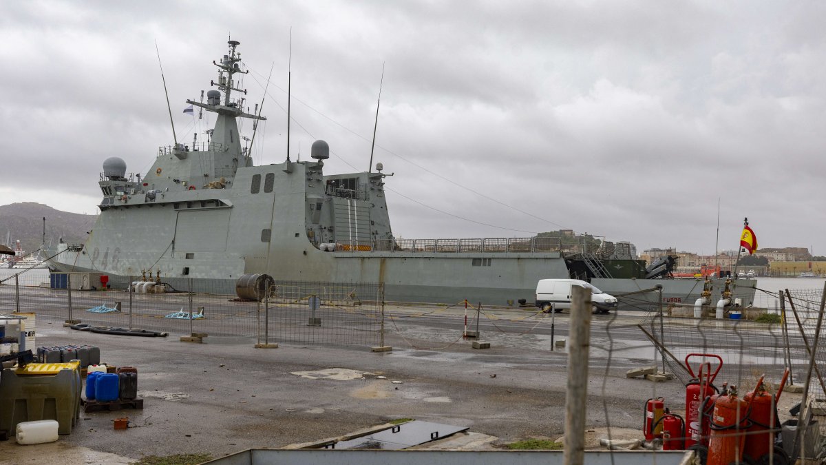 El buque de la Armada Furor ya está de regreso en su base de Cartagena este viernes, tras haber permanecido cerca de la flotilla.