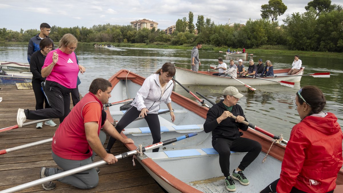 Participants en l'activitat embarcant-se en les muletes.​