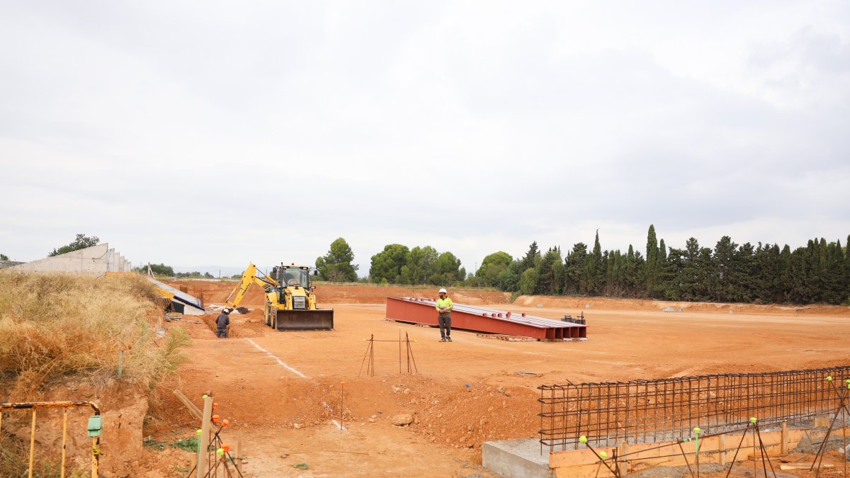 Aspecto actual de las obras del nuevo campo de fútbol municipal de Vila-seca.
