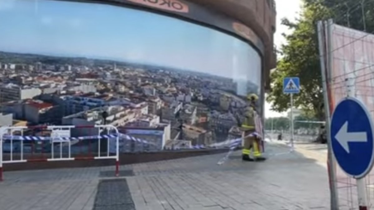 Los bomberos han acordonado la zona