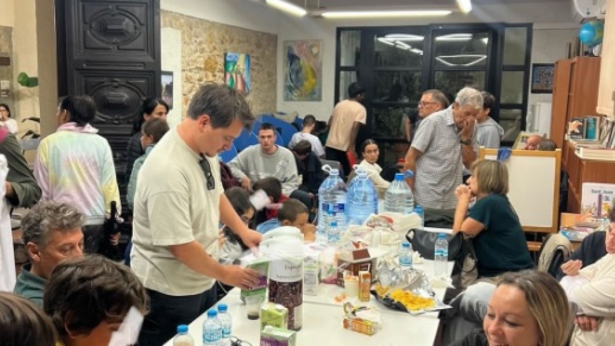 Imagen de los vecinos atrapados por el temporal.