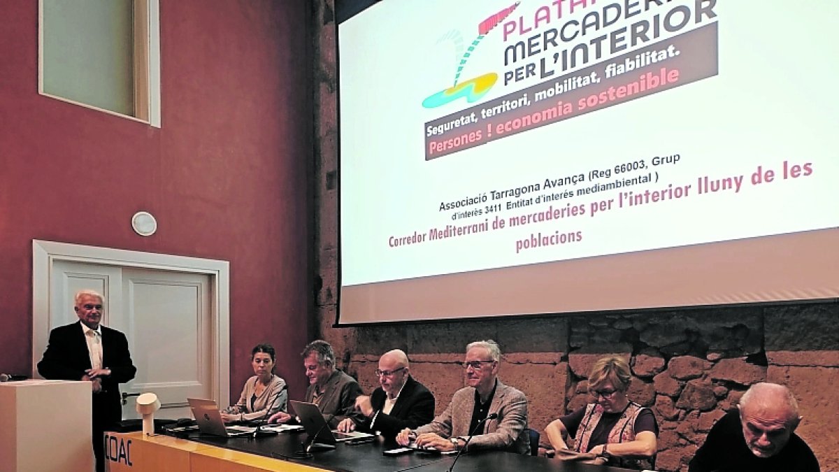 Rueda de prensa de la plataforma Mercaderies per l’Interior.